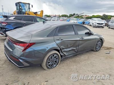 Trzecie zdjęcie samochodu z tyłu: 2024 HYUNDAI ELANTRA SEL VIN:KMHLM4DG8RU772215 - miniatura