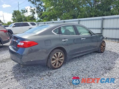 Trzecie zdjęcie samochodu z tyłu: 2013 INFINITI M37 X VIN:JN1BY1AR2DM602209 - miniatura