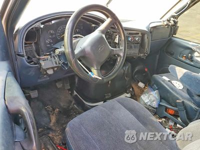 Zdjęcie 8 z 13 samochodu: 1998 CHEVROLET ASTRO VIN:1GCDL19WXWB195012 - miniatura