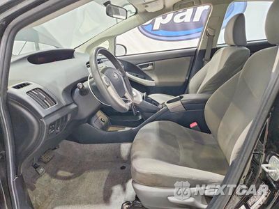 Zdjęcie 7 z 12 samochodu: 2013 TOYOTA PRIUS TWO VIN:JTDKN3DU6D0355611 - miniatura