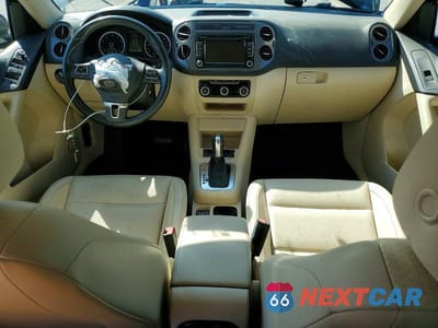 Zdjęcie 8 z 14 samochodu: 2012 VOLKSWAGEN TIGUAN S VIN:WVGAV7AX2CW530039 - miniatura