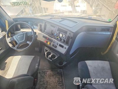 Zdjęcie 8 z 14 samochodu: 2022 FREIGHTLINER CASCADIA 126 VIN:3AKJHHDR0NSMF6583 - miniatura