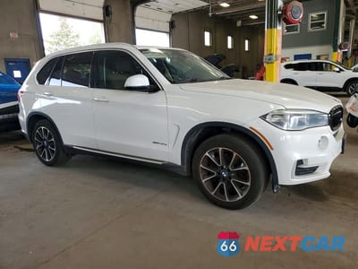 Czwarte zdjęcie samochodu z boku: 2016 BMW X5 XDR40E VIN:5UXKT0C50G0S78946 - miniatura