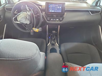 Zdjęcie 8 z 13 samochodu: 2023 TOYOTA COROLLA CROSS LE VIN:7MUCAAAG1PV072026 - miniatura