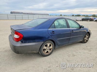 Trzecie zdjęcie samochodu z tyłu: 2004 TOYOTA CAMRY XLE V6 VIN:4T1BF30K74U078425 - miniatura