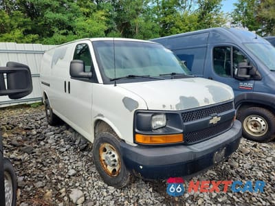 Czwarte zdjęcie samochodu z boku: 2011 CHEVROLET EXPRESS 3500 CARGO DELIVERY VAN VIN:1GCZGTCA5B1187225 - miniatura