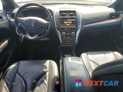 Zdjęcie 8 z 12 samochodu: 2019 LINCOLN MKC RESERVE VIN:5LMCJ3C92KUL18597 - miniatura