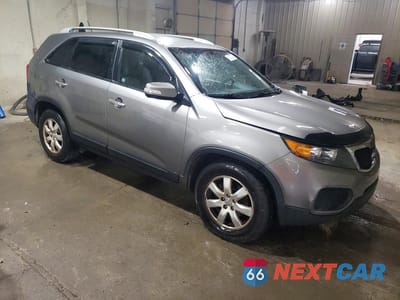 Czwarte zdjęcie samochodu z boku: 2012 KIA SORENTO LX VIN:5XYKT4A2XCG216704 - miniatura