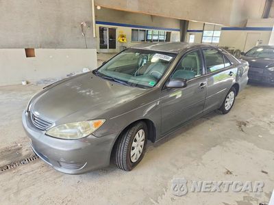 2005 TOYOTA CAMRY STANDARD 4T1BE32K05U530863 - główne zdjęcie licytacji z USA - miniatura