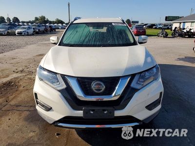 Piąte zdjęcie samochodu w środku: 2018 NISSAN ROGUE SV VIN:JN8AT2MT7JW456639 - miniatura