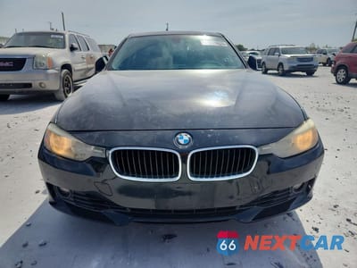 Piąte zdjęcie samochodu w środku: 2013 BMW 328 I VIN:WBA3A5C52DF350602 - miniatura