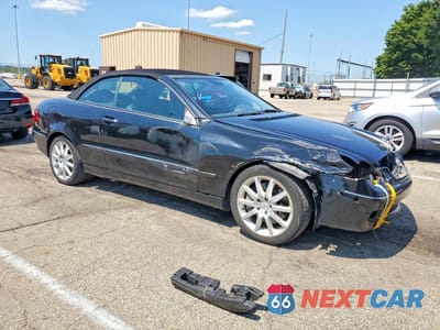 Czwarte zdjęcie samochodu z boku: 2007 MERCEDES-BENZ CLK 350 VIN:WDBTK56F57T081701 - miniatura