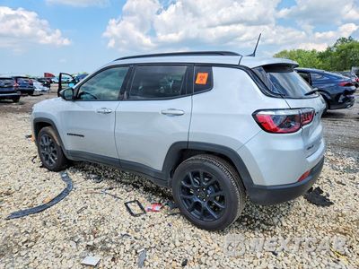 Drugie zdjęcie samochodu z przodu: 2026 JEEP COMPASS LATITUDE VIN:3C4NJDBN1TT161242 - miniatura
