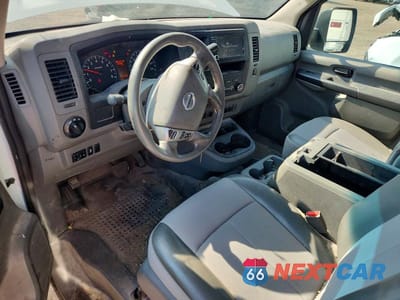 Zdjęcie 8 z 12 samochodu: 2019 NISSAN NV 2500 HD SV VIN:1N6BF0LY8KN801741 - miniatura