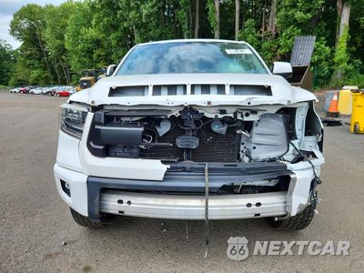 Piąte zdjęcie samochodu w środku: 2018 TOYOTA TUNDRA CREWMAX SR5 VIN:5TFDY5F13JX708226 - miniatura