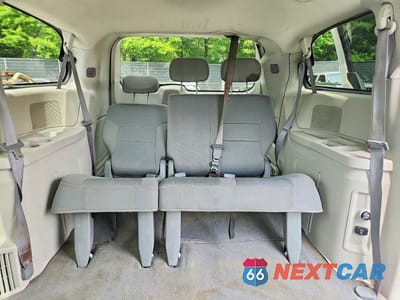Zdjęcie 10 z 13 samochodu: 2010 CHRYSLER TOWN & COUNTRY TOURING VIN:2A4RR5D10AR229129 - miniatura