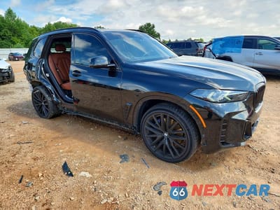 Czwarte zdjęcie samochodu z boku: 2025 BMW X5 VIN:5UX23EU09S9Y87702 - miniatura