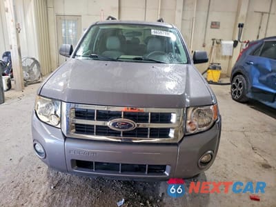 Piąte zdjęcie samochodu w środku: 2008 FORD ESCAPE XLT VIN:1FMCU93128KD40210 - miniatura