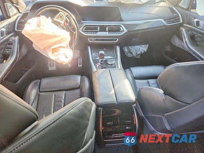Zdjęcie 8 z 14 samochodu: 2023 BMW X5 M VIN:5YMJU0C08P9R25482 - miniatura