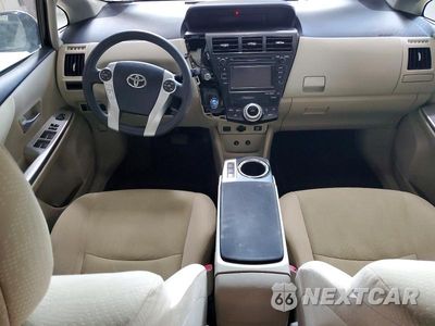 Zdjęcie 8 z 12 samochodu: 2013 TOYOTA PRIUS V THREE VIN:JTDZN3EU8D3286951 - miniatura