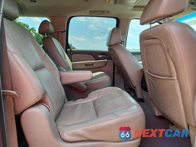 Zdjęcie 11 z 13 samochodu: 2007 GMC YUKON XL C1500 VIN:1GKFC16027R267987 - miniatura