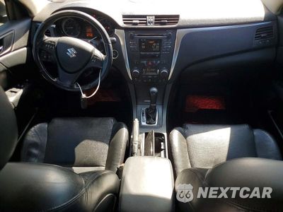 Zdjęcie 8 z 12 samochodu: 2012 SUZUKI KIZASHI SE VIN:JS2RF9A34C6100435 - miniatura
