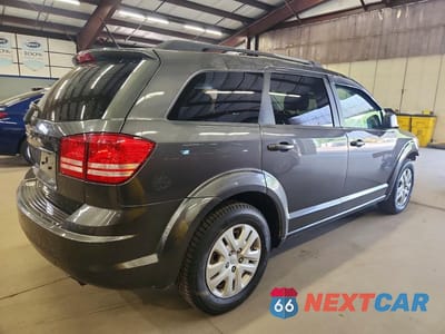 Trzecie zdjęcie samochodu z tyłu: 2018 DODGE JOURNEY SE VIN:3C4PDCAB2JT228266 - miniatura