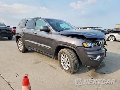Czwarte zdjęcie samochodu z boku: 2021 JEEP GRAND CHEROKEE LAREDO VIN:1C4RJFAG4MC651834 - miniatura