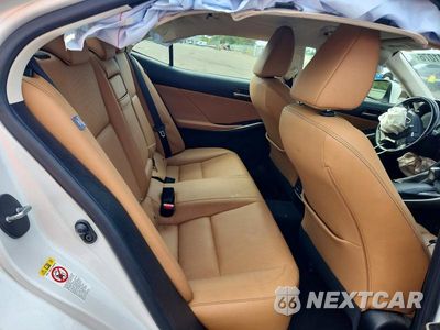 Zdjęcie 10 z 12 samochodu: 2017 LEXUS IS 300 VIN:JTHCM1D21H5025490 - miniatura