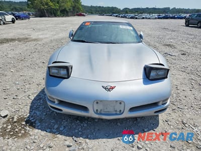 Piąte zdjęcie samochodu w środku: 1998 CHEVROLET CORVETTE VIN:1G1YY22G3W5106139 - miniatura