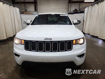 Piąte zdjęcie samochodu w środku: 2018 JEEP GRAND CHEROKEE LAREDO VIN:1C4RJFAG4JC333899 - miniatura
