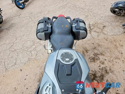 Piąte zdjęcie samochodu w środku: 2006 BMW K1200 S VIN:WB10591A06ZM28357 - miniatura