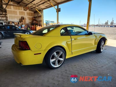 Trzecie zdjęcie samochodu z tyłu: 2001 FORD MUSTANG GT VIN:1FAFP42XX1F124501 - miniatura