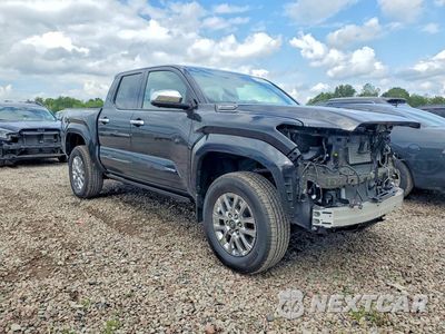 Czwarte zdjęcie samochodu z boku: 2025 TOYOTA TACOMA LIMITED HV VIN:3TYLC5LN5ST045285 - miniatura