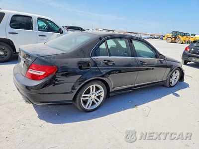 Trzecie zdjęcie samochodu z tyłu: 2013 MERCEDES-BENZ C 300 4MATIC VIN:WDDGF8AB0DA778106 - miniatura