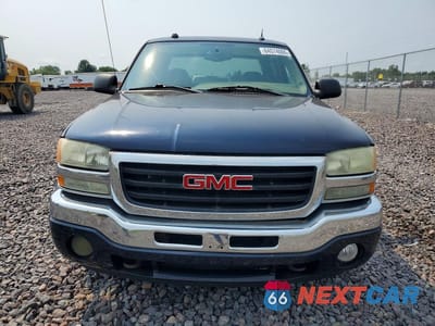 Piąte zdjęcie samochodu w środku: 2005 GMC NEW SIERRA C1500 VIN:2GTEC13T151161557 - miniatura