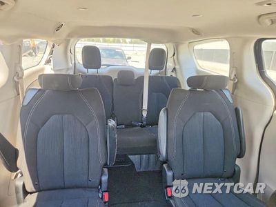 Zdjęcie 10 z 13 samochodu: 2023 CHRYSLER VOYAGER LX VIN:2C4RC1CG2PR606378 - miniatura