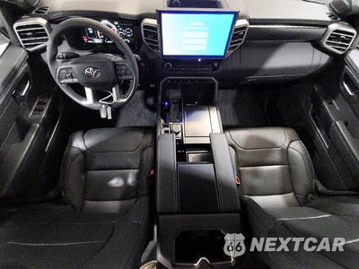 Zdjęcie 8 z 12 samochodu: 2026 TOYOTA TUNDRA PLATINUM HV VIN:5TFWC5ECXTX010676 - miniatura