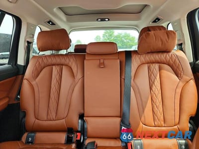 Zdjęcie 10 z 13 samochodu: 2025 BMW X7 XDRIVE40I VIN:5UX23EM03S9Z99752 - miniatura