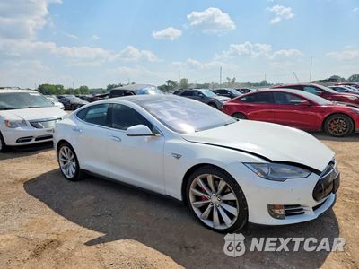 Czwarte zdjęcie samochodu z boku: 2016 TESLA MODEL S VIN:5YJSA1E44GF128342 - miniatura