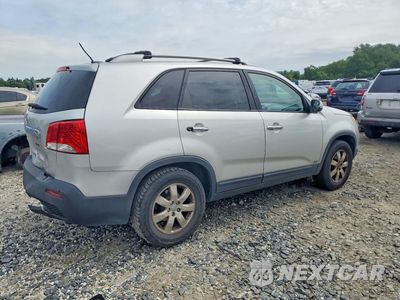Trzecie zdjęcie samochodu z tyłu: 2013 KIA SORENTO LX VIN:5XYKTDA62DG355570 - miniatura
