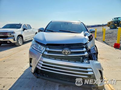Piąte zdjęcie samochodu w środku: 2018 TOYOTA HIGHLANDER XLE VIN:5TDJZRFH7JS550029 - miniatura