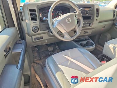 Zdjęcie 8 z 13 samochodu: 2017 NISSAN NV 2500 HD S VIN:1N6BF0KY3HN809658 - miniatura