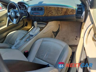 Zdjęcie 8 z 12 samochodu: 2005 BMW Z4 2.5 VIN:4USBT33515LS58679 - miniatura