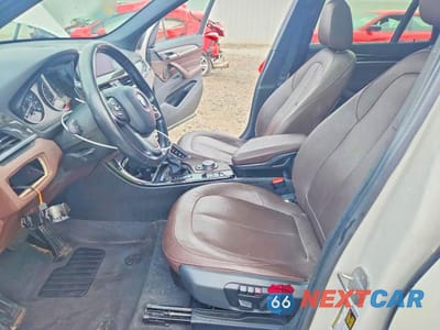 Zdjęcie 7 z 13 samochodu: 2016 BMW X1 XDRIVE28I VIN:WBXHT3C36GP881907 - miniatura