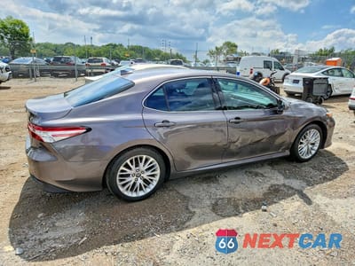 Trzecie zdjęcie samochodu z tyłu: 2019 TOYOTA CAMRY HYBRID XLE VIN:4T1B21HKXKU514895 - miniatura