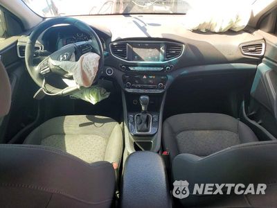 Zdjęcie 8 z 12 samochodu: 2018 HYUNDAI IONIQ SEL VIN:KMHC75LC8JU099393 - miniatura