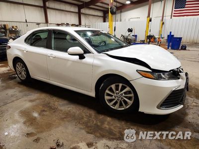 Czwarte zdjęcie samochodu z boku: 2021 TOYOTA CAMRY LE VIN:4T1C11BKXMU032284 - miniatura