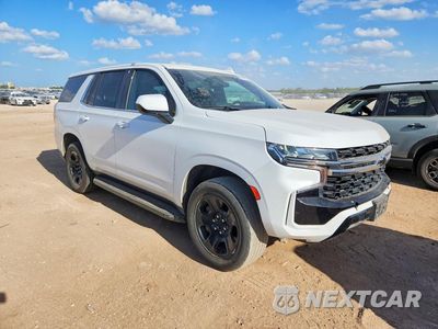 Czwarte zdjęcie samochodu z boku: 2021 CHEVROLET TAHOE C1500 VIN:1GBSCLED2MR296285 - miniatura