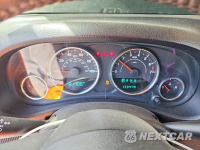 Zdjęcie 9 z 12 samochodu: 2014 JEEP WRANGLER UNLIMITED SPORT VIN:1C4HJWDG7EL246866 - miniatura